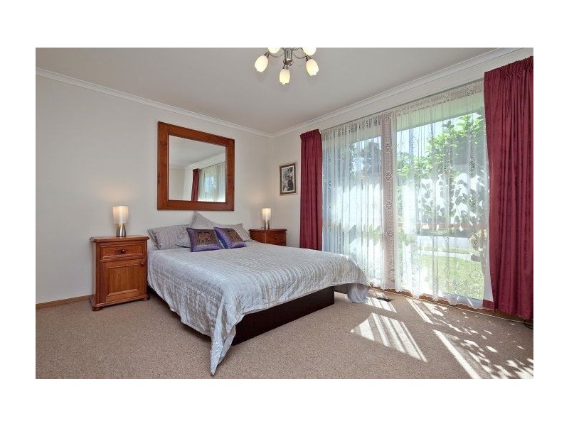 17 Seaquesta Court, Frankston VIC 3199