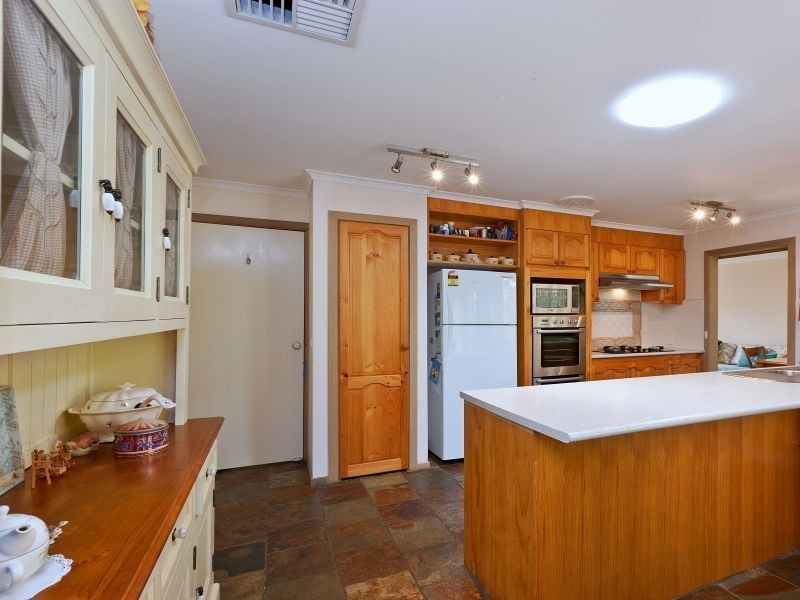 6 Carla Court, Somerville VIC 3912