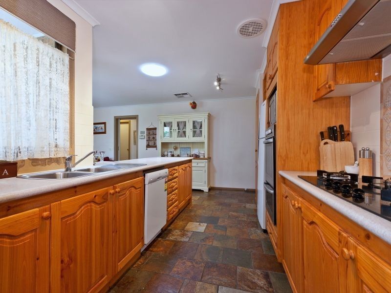 6 Carla Court, Somerville VIC 3912