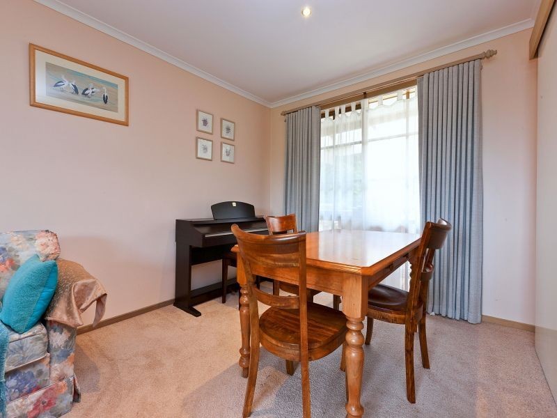 6 Carla Court, Somerville VIC 3912