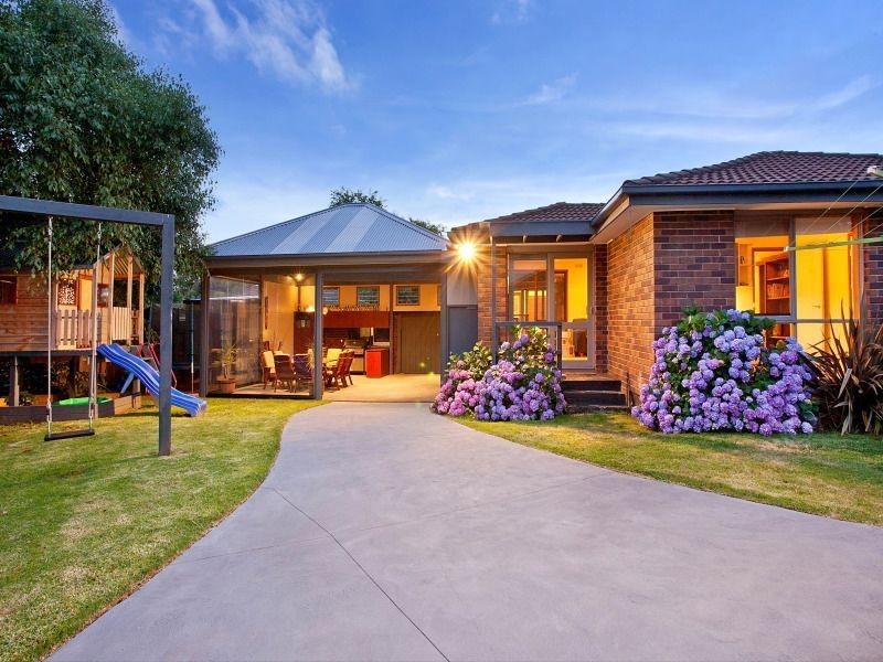 4 Dorchester Court, Frankston VIC 3199