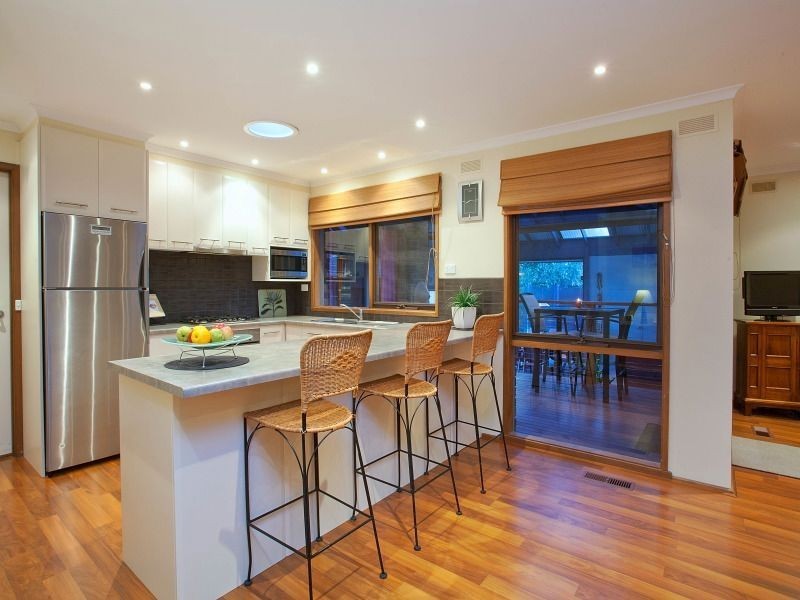 4 Dorchester Court, Frankston VIC 3199