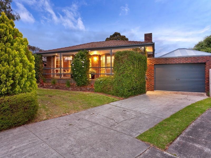 4 Dorchester Court, Frankston VIC 3199