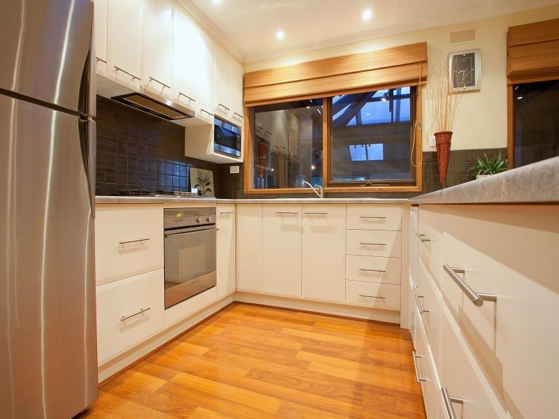 4 Dorchester Court, Frankston VIC 3199