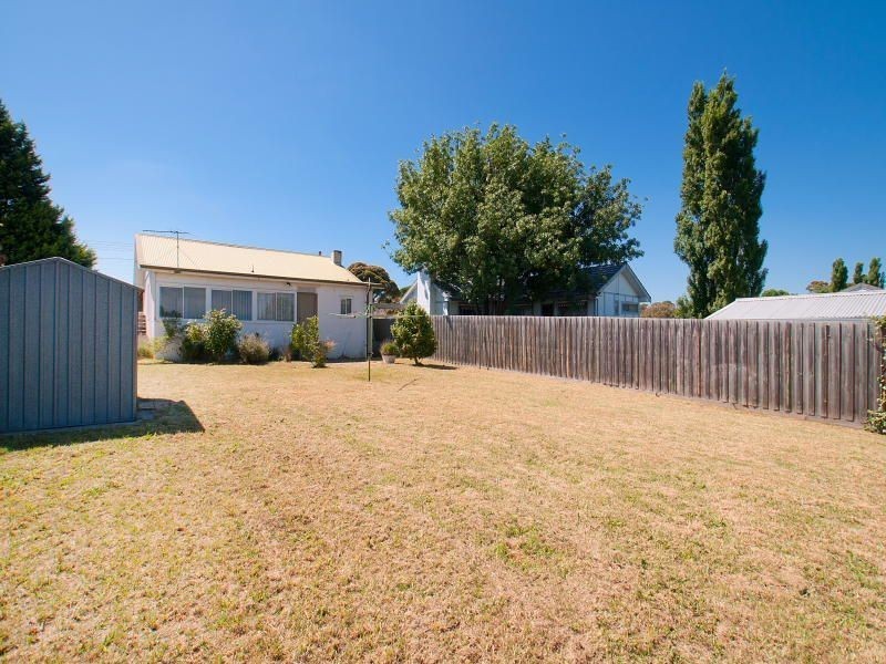 17 Burns Street, Frankston VIC 3199