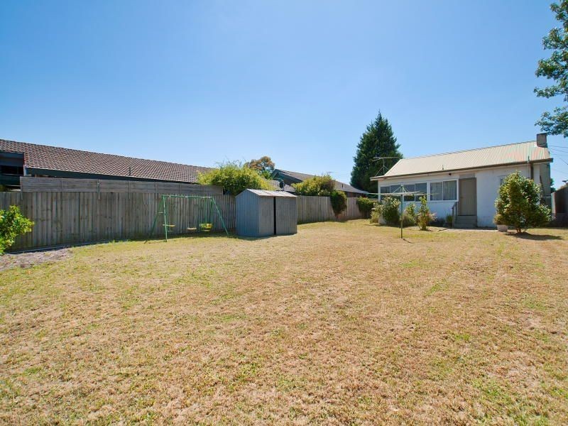 17 Burns Street, Frankston VIC 3199