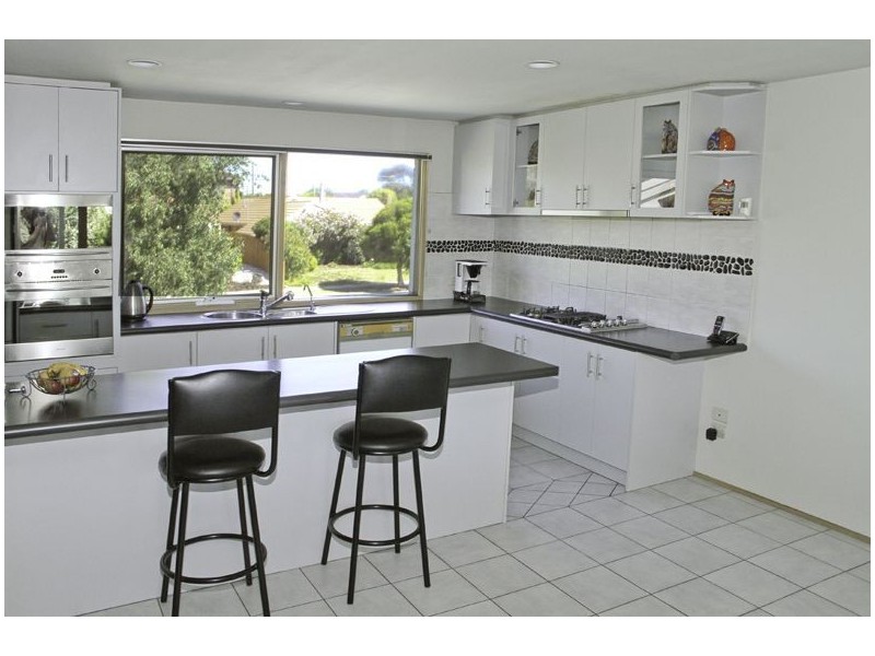 54 Mount Erin Crescent, Frankston South VIC 3199