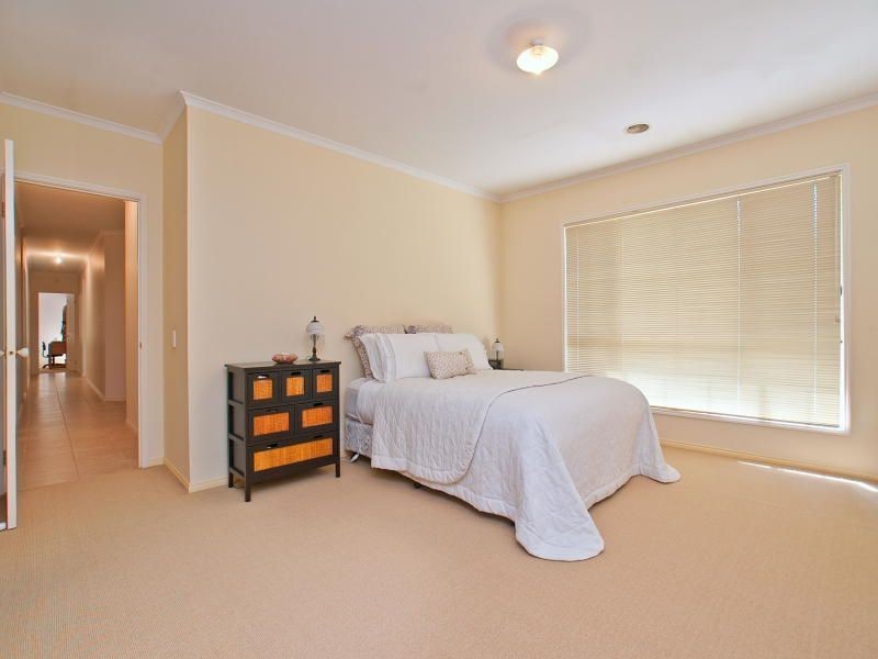 2A Bartlett  Street, Frankston South VIC 3199