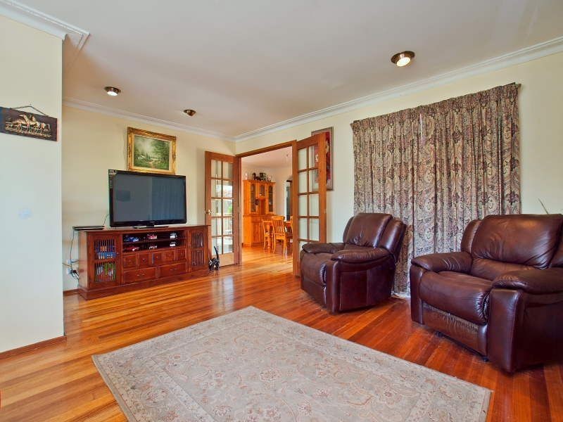24 Coprosma Avenue, Frankston VIC 3199