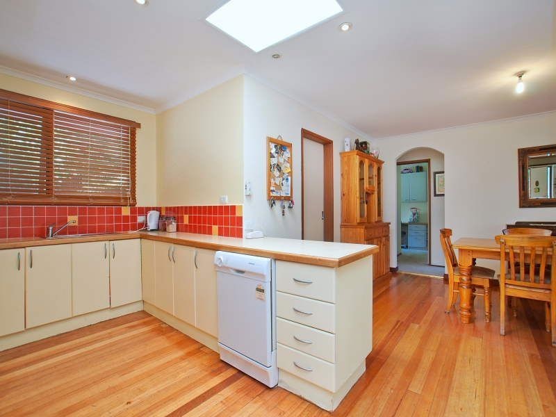 24 Coprosma Avenue, Frankston VIC 3199