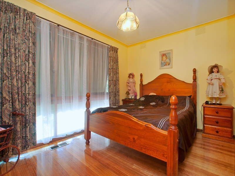 24 Coprosma Avenue, Frankston VIC 3199