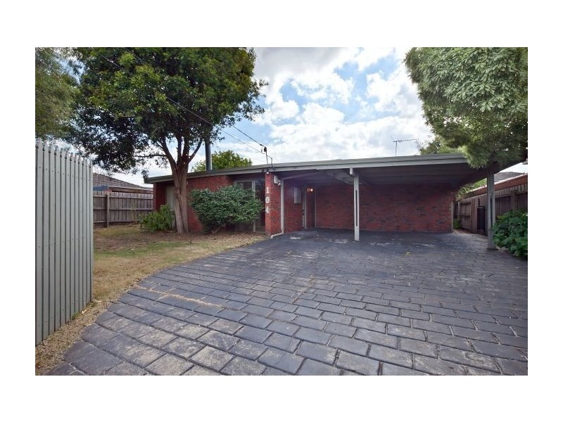 104 Grimwade Crescent, Frankston VIC 3199