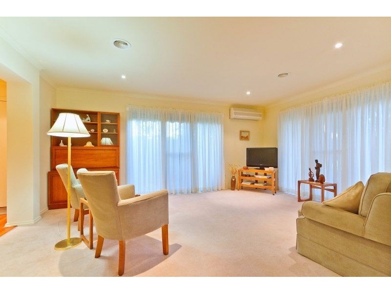 19 Pine Hill Drive, Frankston VIC 3199