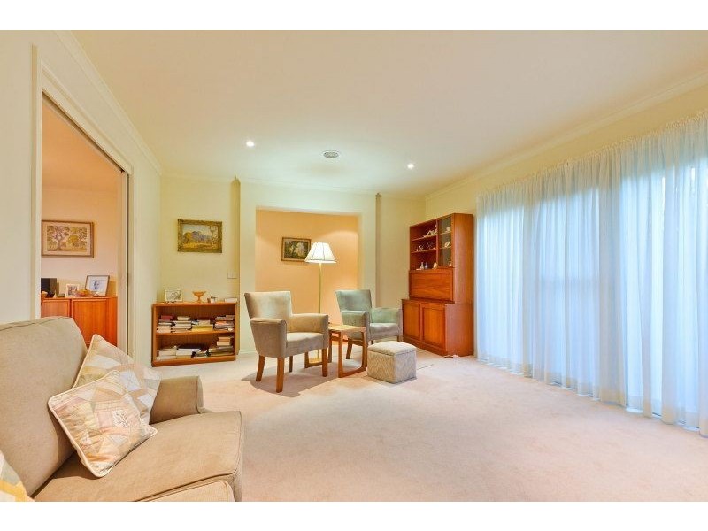 19 Pine Hill Drive, Frankston VIC 3199