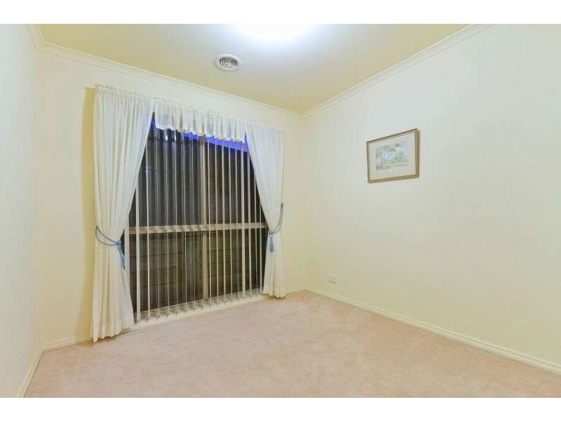 19 Pine Hill Drive, Frankston VIC 3199