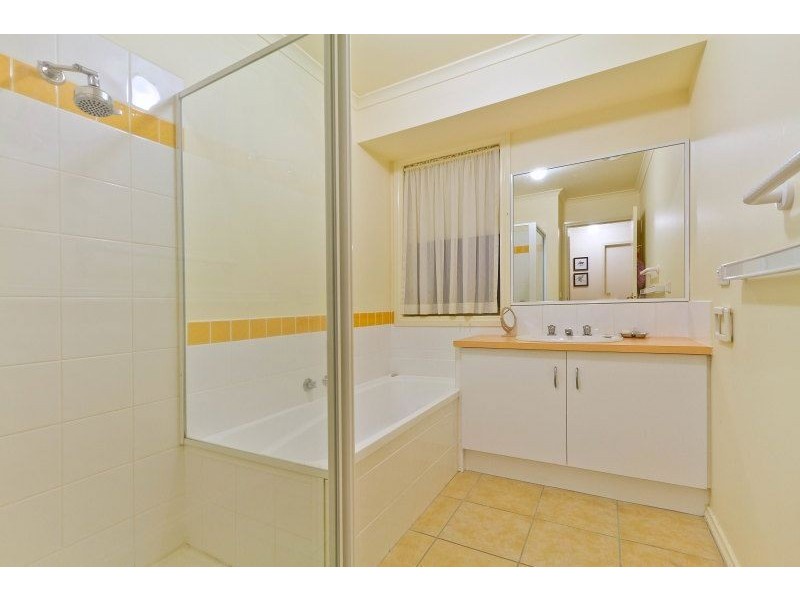 19 Pine Hill Drive, Frankston VIC 3199