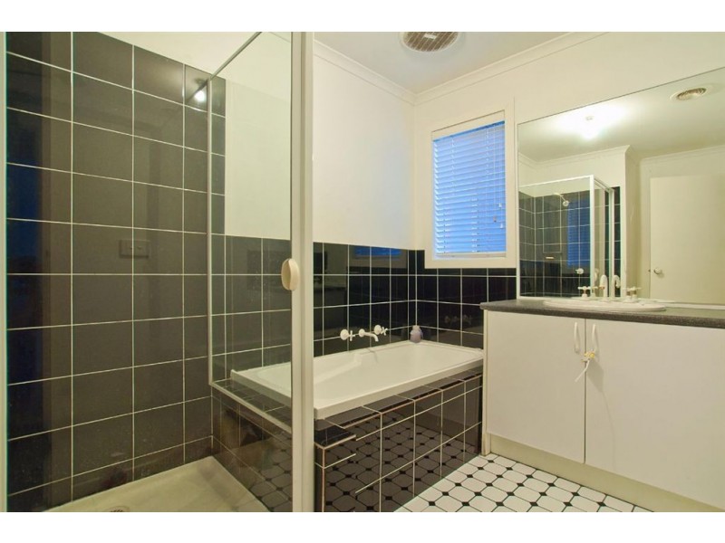 2B Raymond Avenue, Frankston VIC 3199