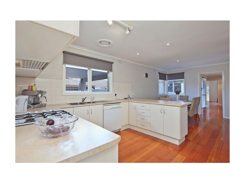 24 Kinsale Street, Seaford VIC 3198