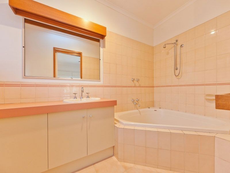 6 Conifer Court, Frankston South VIC 3199