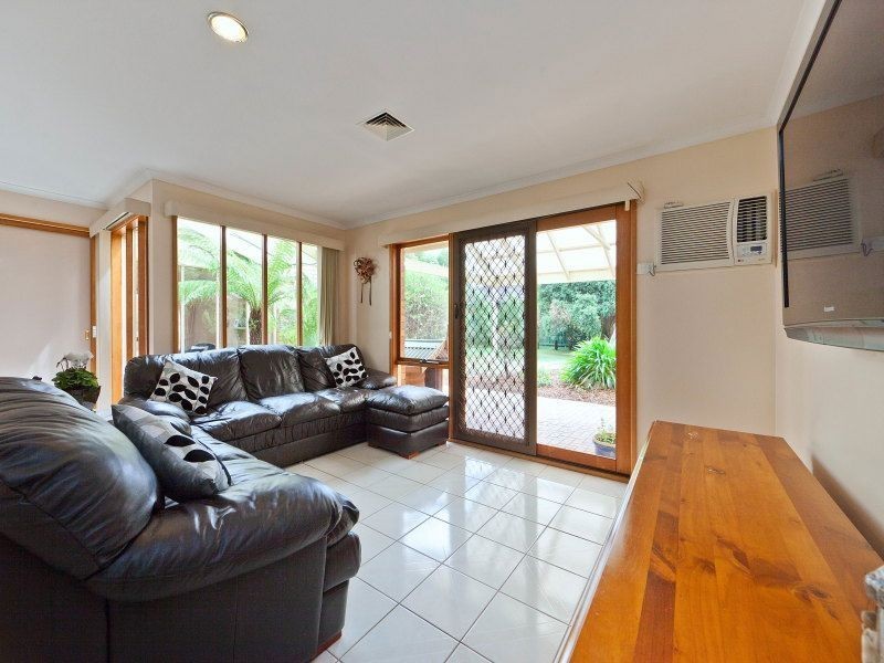 98 Woodside Avenue, Frankston South VIC 3199