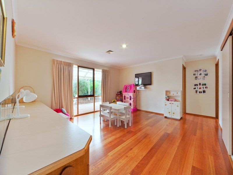 98 Woodside Avenue, Frankston South VIC 3199