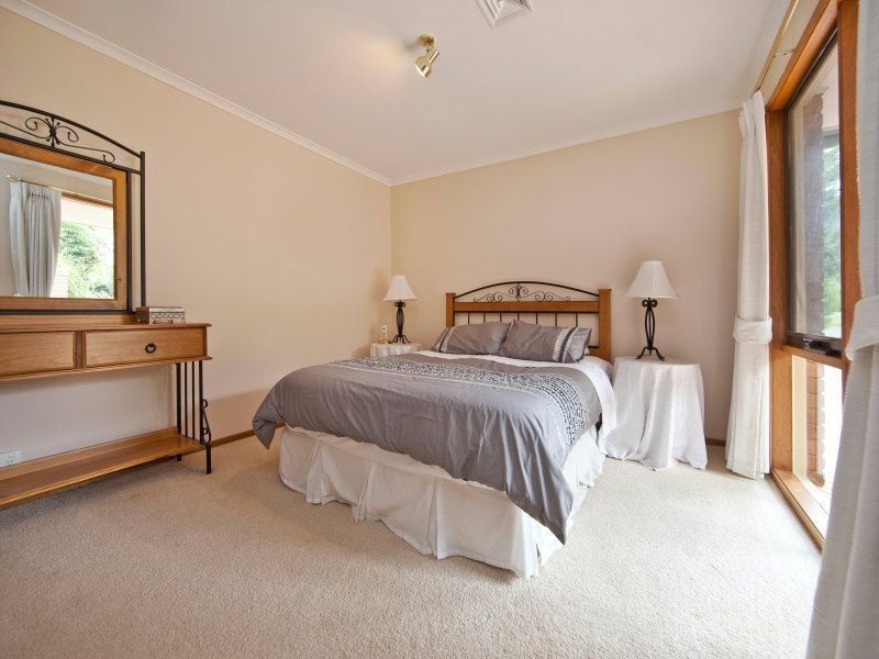 98 Woodside Avenue, Frankston South VIC 3199