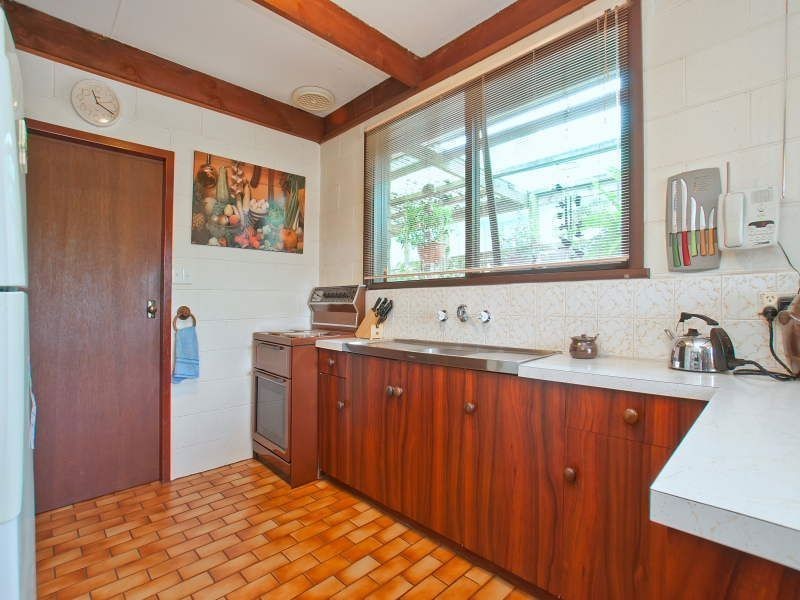 11 Pine Hill Drive, Frankston VIC 3199