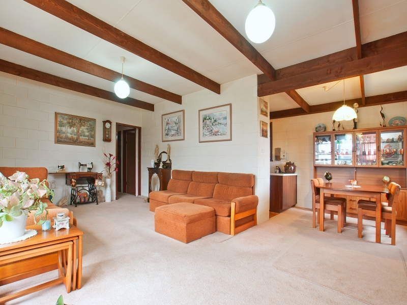 11 Pine Hill Drive, Frankston VIC 3199