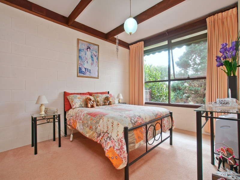 11 Pine Hill Drive, Frankston VIC 3199