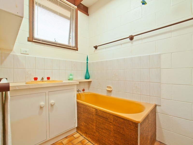 11 Pine Hill Drive, Frankston VIC 3199