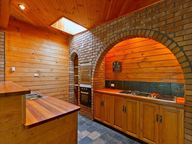 2 Windsor Court, Frankston VIC 3199