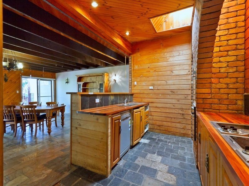 2 Windsor Court, Frankston VIC 3199