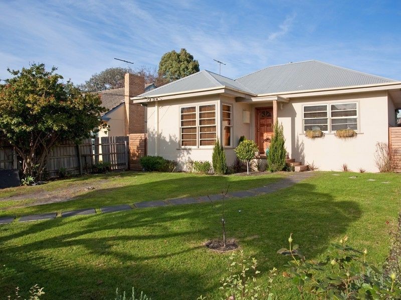 12 Summit Road, Frankston VIC 3199