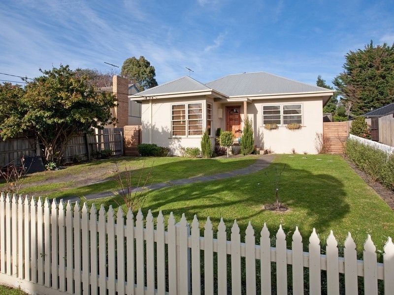 12 Summit Road, Frankston VIC 3199
