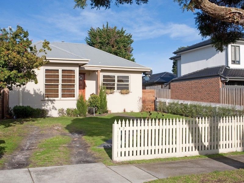 12 Summit Road, Frankston VIC 3199