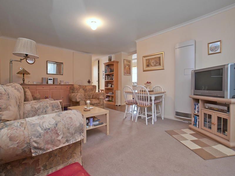 2/10 Bloom Street, Frankston VIC 3199