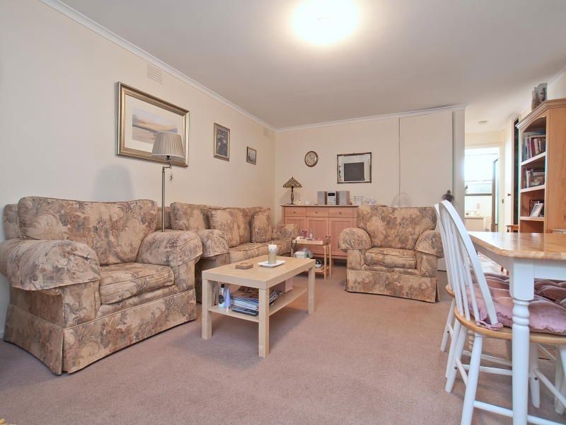 2/10 Bloom Street, Frankston VIC 3199