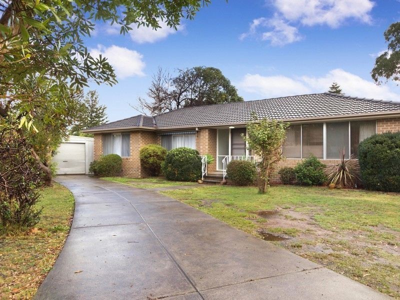 8 Almora Close, Frankston VIC 3199