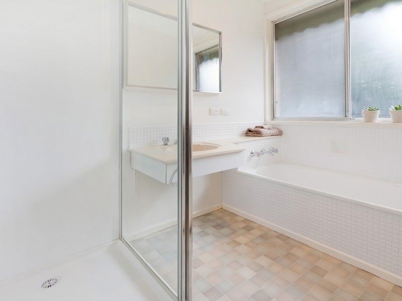 8 Almora Close, Frankston VIC 3199