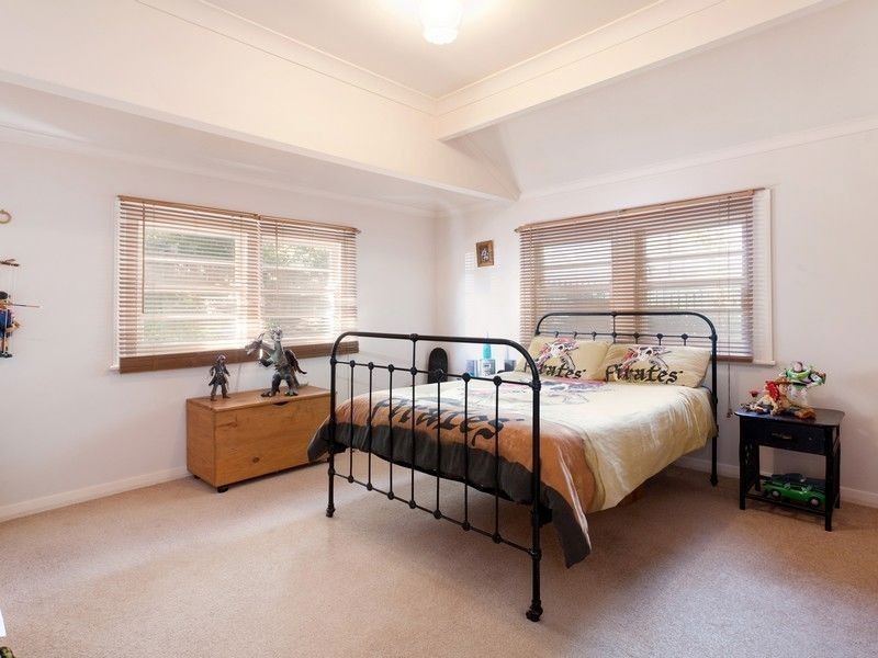 10-12 Liddesdale Avenue, Frankston South VIC 3199