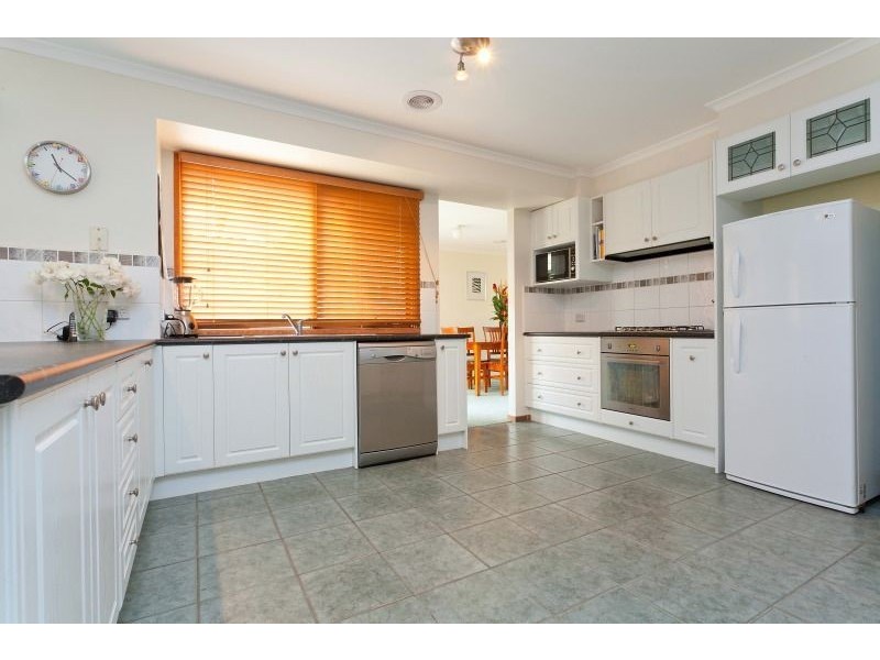 2 Ondean Court, Frankston VIC 3199