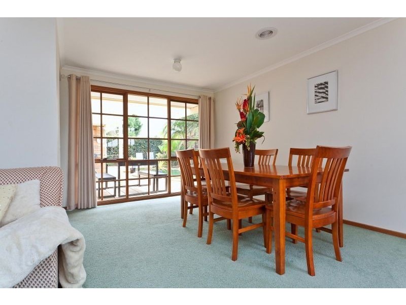 2 Ondean Court, Frankston VIC 3199