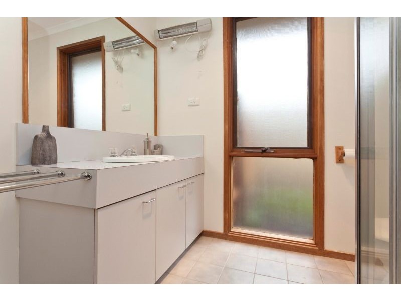 2 Ondean Court, Frankston VIC 3199