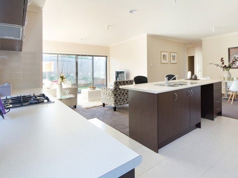 2/36 McComb Boulevard, Frankston South VIC 3199