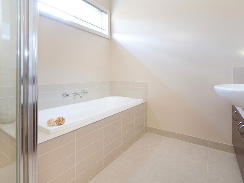 2/36 McComb Boulevard, Frankston South VIC 3199