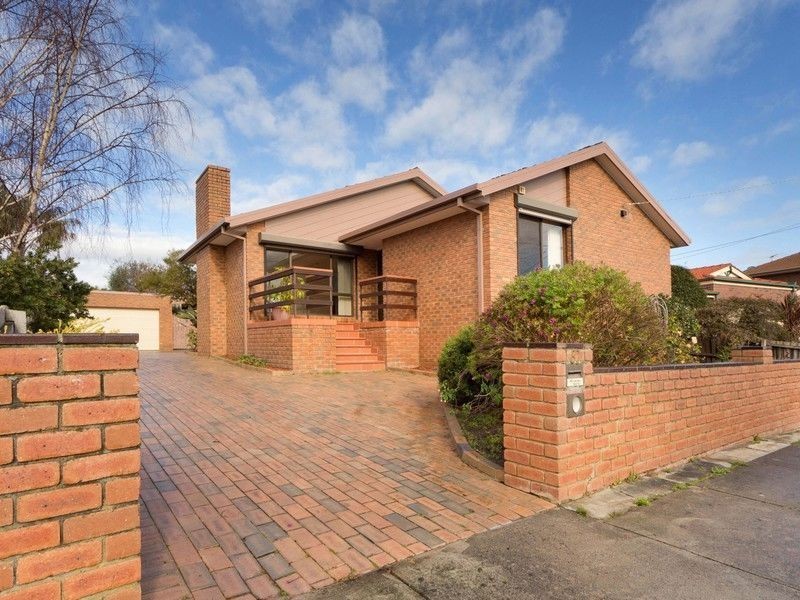 67 Mount Erin Crescent, Frankston South VIC 3199