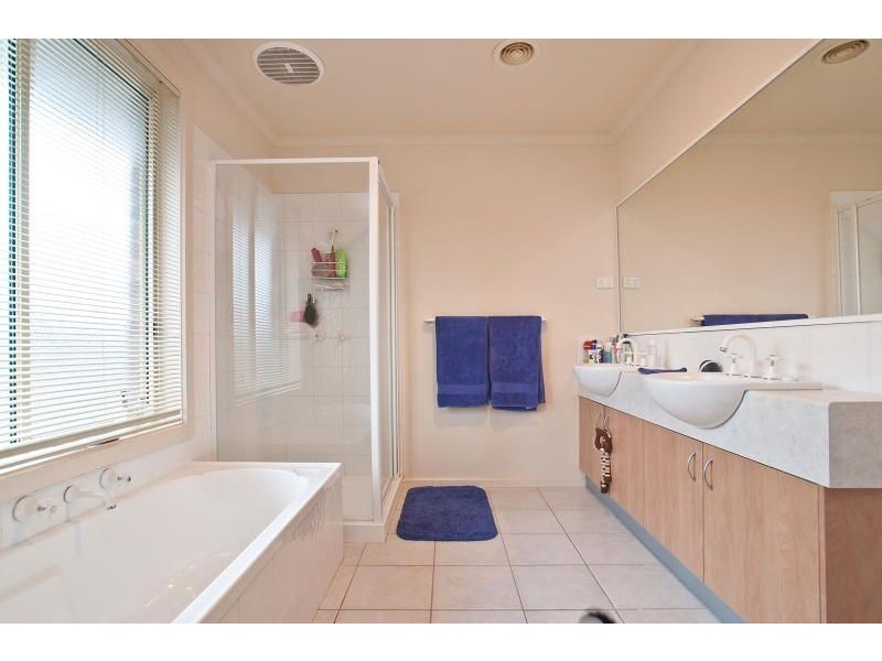 25/95 Ashleigh Avenue, Frankston VIC 3199
