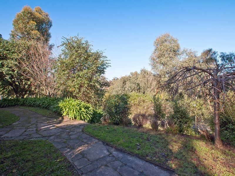 33 Christopher Drive, Frankston South VIC 3199