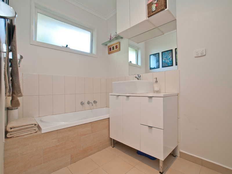 33 Christopher Drive, Frankston South VIC 3199