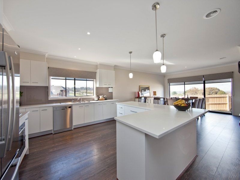 14 Escarpment Drive, Frankston South VIC 3199